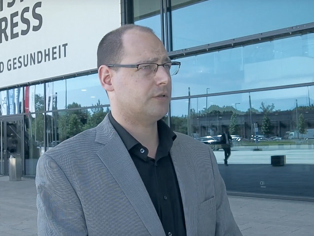Sebastian Teschler im Interview über Entlastung in der Pflege durch Digitalisierung